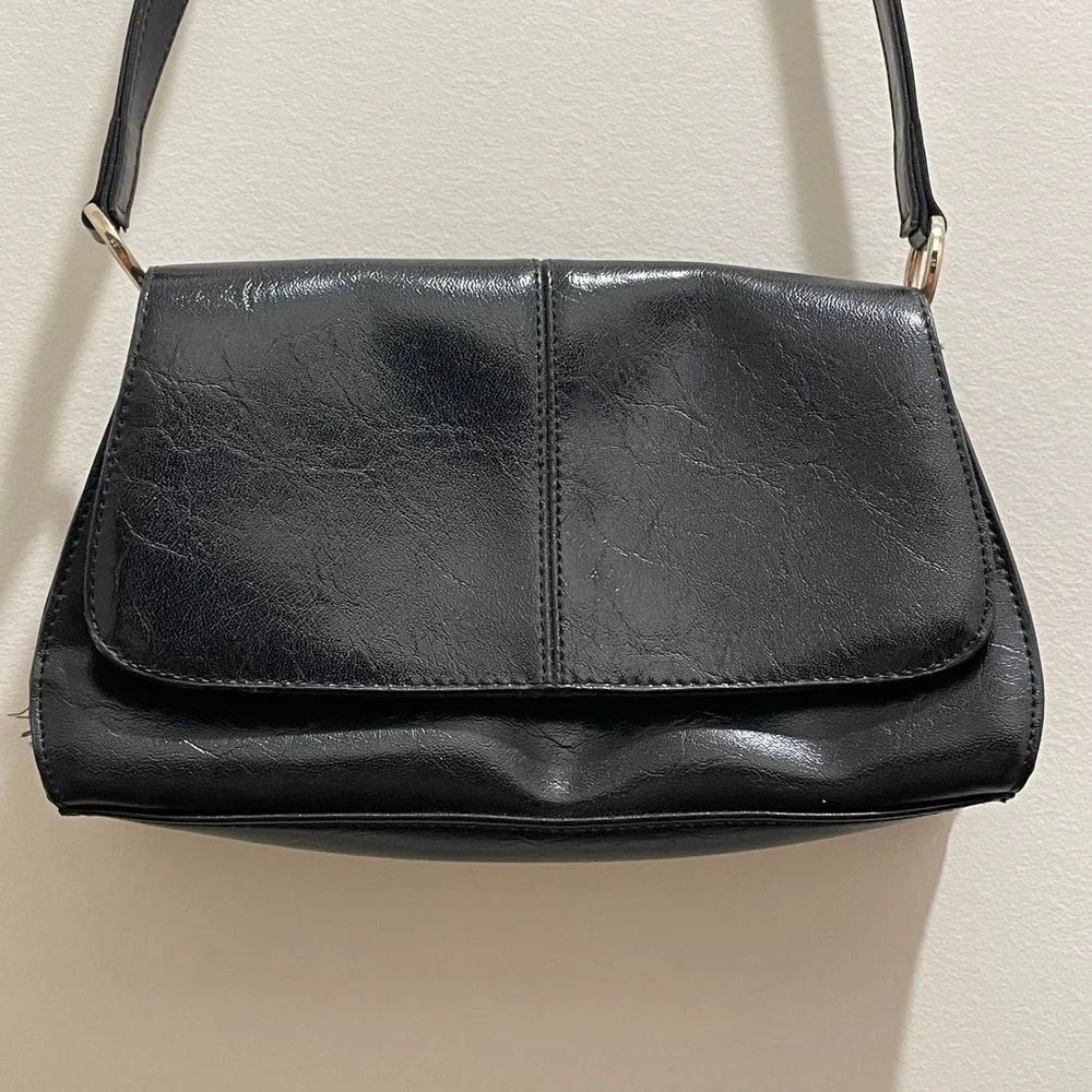 Liz Claiborne Black Faux Leather Shoulder Bag Minimalist Y2K Baguette Flap Bag